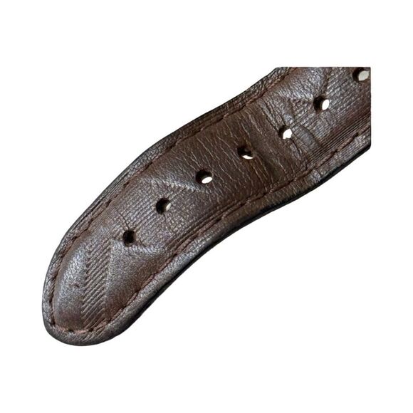 BURBERRY THE CITY ROUND CHECK LEATHER WATCH. - Picture 8 of 9